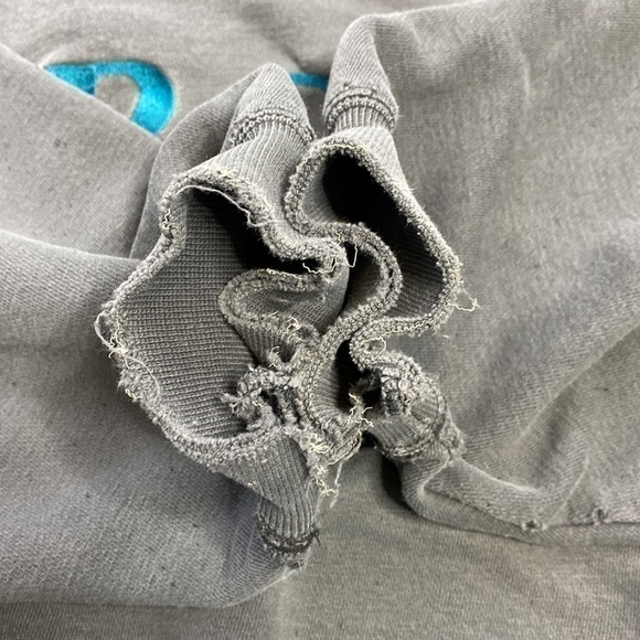 Vintage Hugo Boss Crewneck Black Sweatshirt Grunge Thrashed Large 90s - Picture 6 of 8